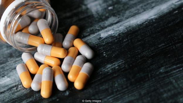 在服抗抑郁藥物的患者中 ，每10人中只有2人有病情改善的跡象   。